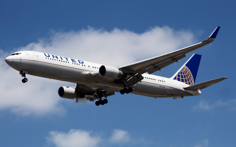 Photo of N642UA - United Airlines Boeing 767-300ER at EWR on AeroXplorer Aviation Database