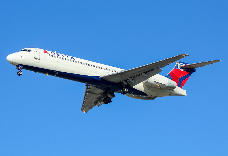 Photo of N891AT - Delta Airlines Boeing 717-200 at MKE on AeroXplorer Aviation Database