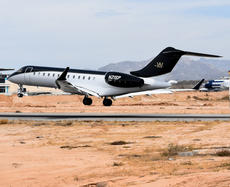 Photo of N21SP - GPS 1 LLC Bombardier Global Express at CSL on AeroXplorer Aviation Database