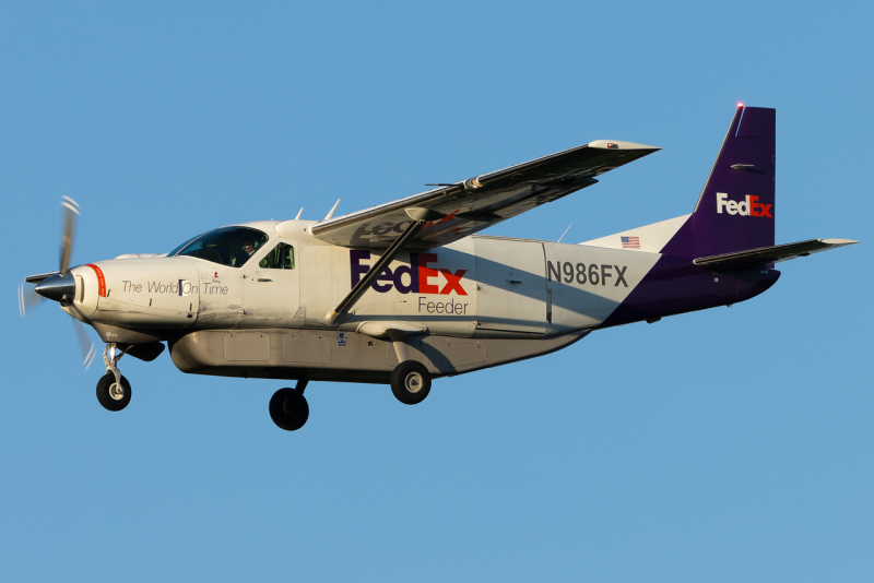 Photo of N986FX - FedEx Cessna 208B Super Cargomaster at PIT on AeroXplorer Aviation Database