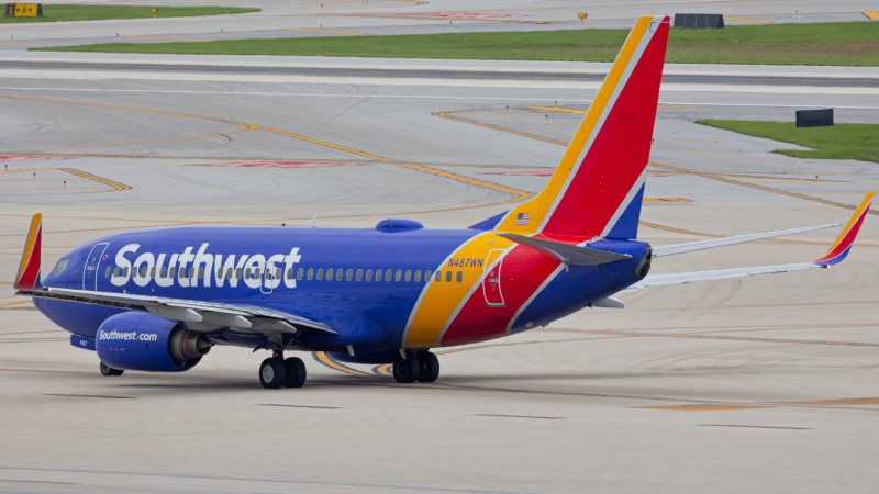 Photo of N487WN - Southwest Airlines Boeing 737-700 at FLL on AeroXplorer Aviation Database