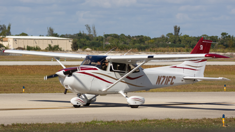 Photo of N71FC - PRIVATE Cessna 172 at APF on AeroXplorer Aviation Database