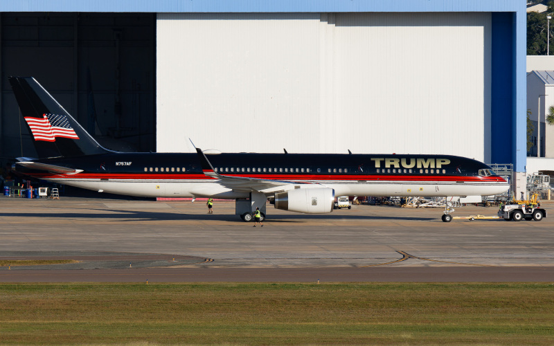 Photo of N757AF - PRIVATE Boeing 757-200 at TPA on AeroXplorer Aviation Database