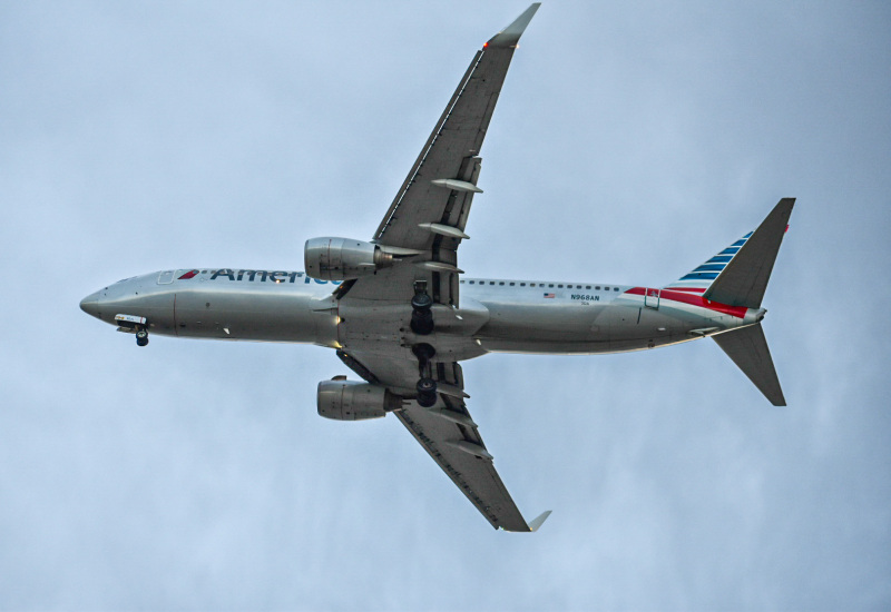 Photo of N968AN - American Airlines Boeing 737-800 at DEN on AeroXplorer Aviation Database