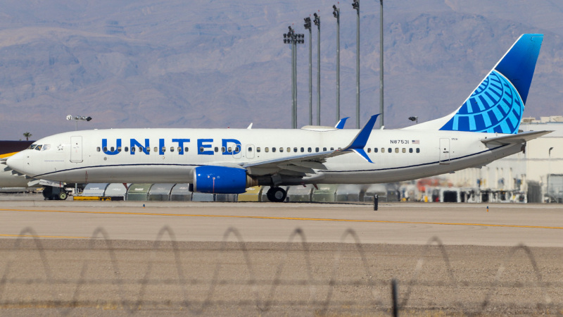 Photo of N87531 - United Airlines Boeing 737-800 at LAS on AeroXplorer Aviation Database