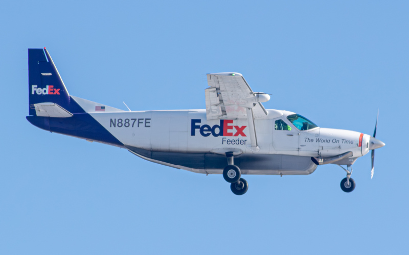Photo of N887FE - FedEx Cessna 208B Super Cargomaster  at EWR on AeroXplorer Aviation Database