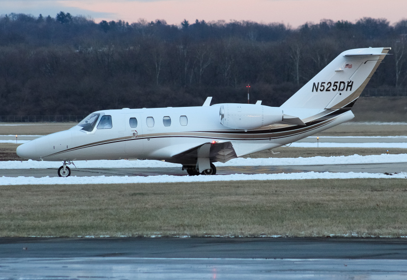 Photo of N525DH - PRIVATE  Cessna Citation 525 at LUK on AeroXplorer Aviation Database