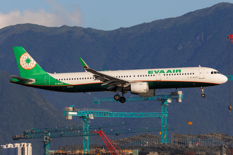 Photo of B-16222 - EVA Air Airbus A321-200 at HKG on AeroXplorer Aviation Database