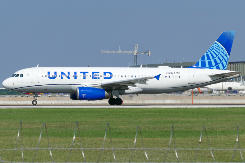 Photo of N488UA - United Airlines Airbus A320 at AUS on AeroXplorer Aviation Database