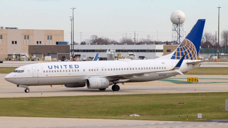 Photo of N17229 - United Airlines Boeing 737-800 at IND on AeroXplorer Aviation Database