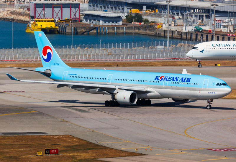 Photo of HL7702 - Korean Air Airbus A330-300 at HKG on AeroXplorer Aviation Database