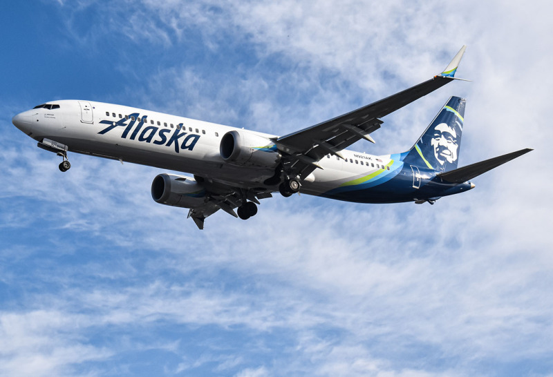 Photo of N921AK - Alaska Airlines Boeing 737 MAX 9 at SAN on AeroXplorer Aviation Database