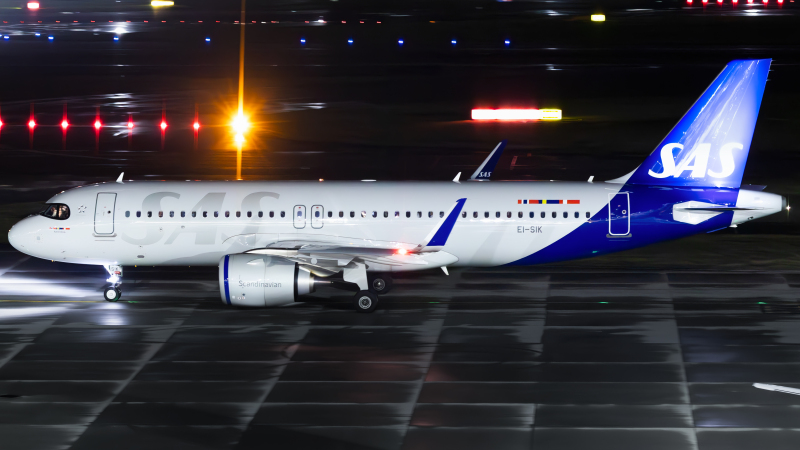 Photo of EI-SIK - Scandinavian Airlines Airbus A320NEO at LHR on AeroXplorer Aviation Database
