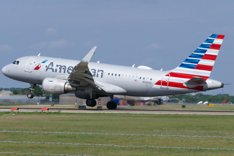 Photo of N9015D - American Airlines Airbus A319 at AUS on AeroXplorer Aviation Database