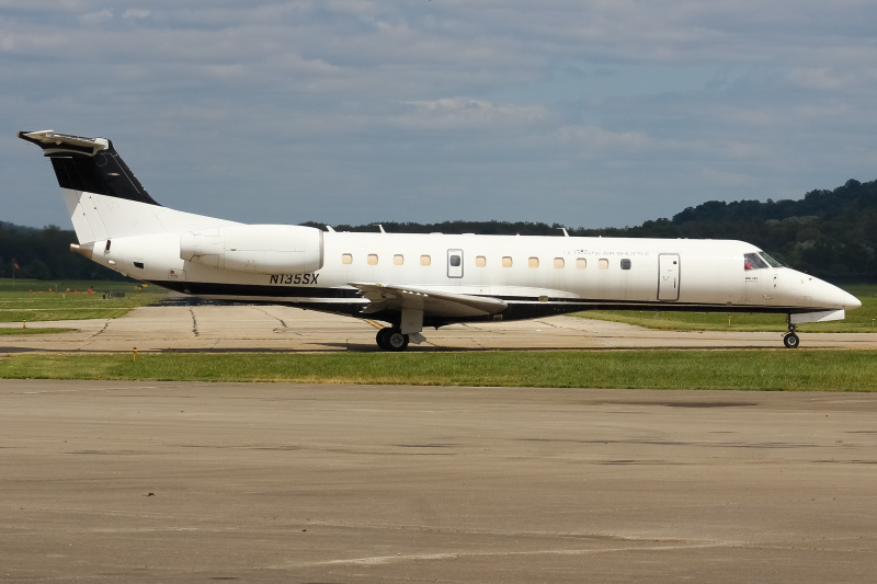 Photo of N135SX - Ultimate Air Shuttle Embraer ERJ135 at LUK on AeroXplorer Aviation Database