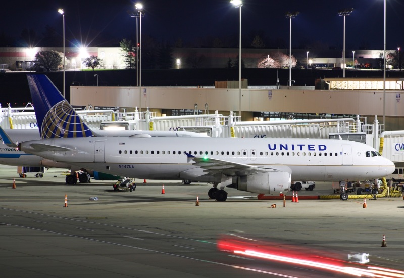 Photo of N447UA - United Airlines Airbus A320 at CVG on AeroXplorer Aviation Database