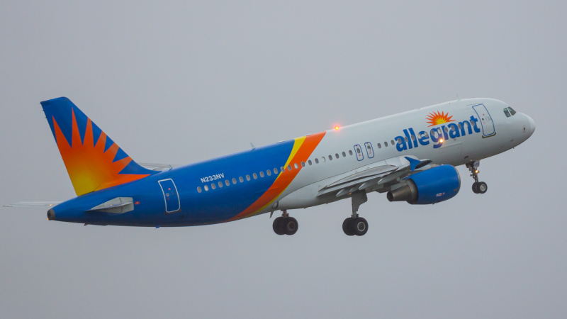 Photo of N233NV - Allegiant Air Airbus A320 at LCK on AeroXplorer Aviation Database