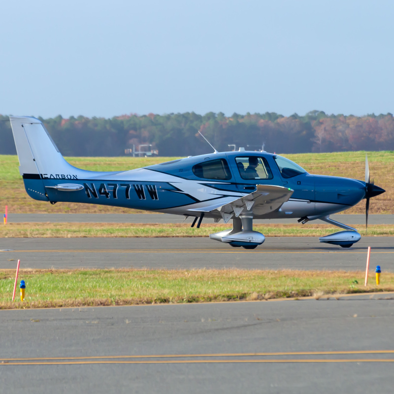 Photo of N477WW - PRIVATE Cirrus SR-22 at ACY on AeroXplorer Aviation Database