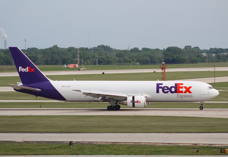 Photo of N139FE - FedEx Boeing 767-300F at MKE on AeroXplorer Aviation Database