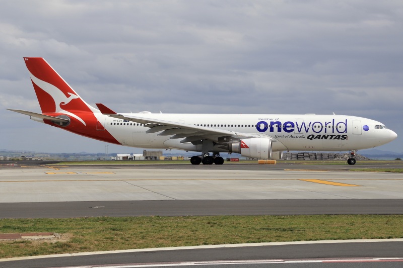 Photo of VH-EBV - Qantas Airways Airbus A330-200 at AKL on AeroXplorer Aviation Database