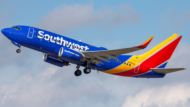 Photo of N7865A - Southwest Airlines Boeing 737-700 at MCO on AeroXplorer Aviation Database