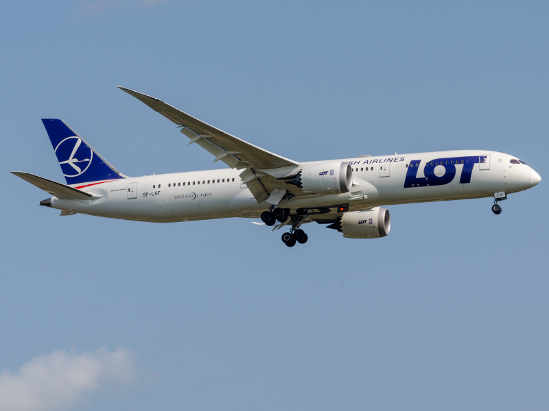 Photo of SP-LSF - LOT Polish Airlines Boeing 787-9 at JFK on AeroXplorer Aviation Database