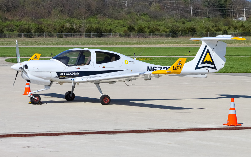 Photo of N672L - PRIVATE Diamond DA-40 at HAO on AeroXplorer Aviation Database
