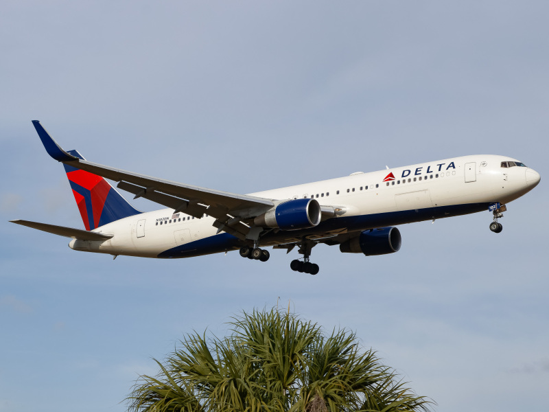Photo of N182DN - Delta Airlines Boeing 767-300ER at TPA on AeroXplorer Aviation Database