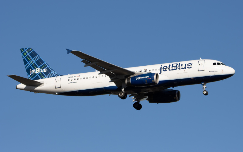 Photo of N613JB - JetBlue Airways Airbus A320 at EWR on AeroXplorer Aviation Database