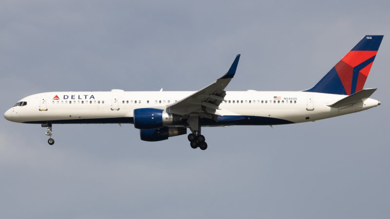 Photo of N546US - Delta Airlines Boeing 757-200 at DCA on AeroXplorer Aviation Database