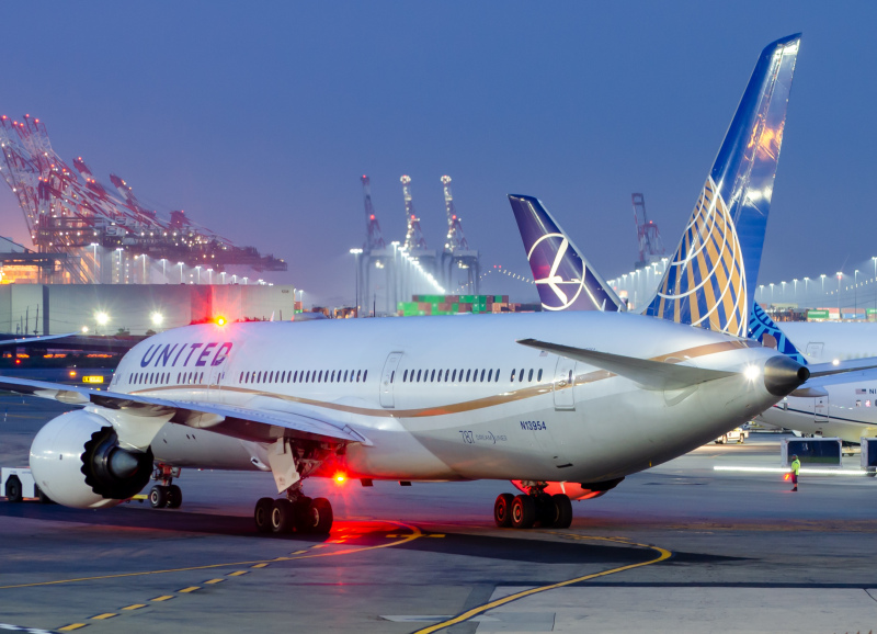 Photo of N13954 - United Airlines Boeing 787-9 at EWR on AeroXplorer Aviation Database