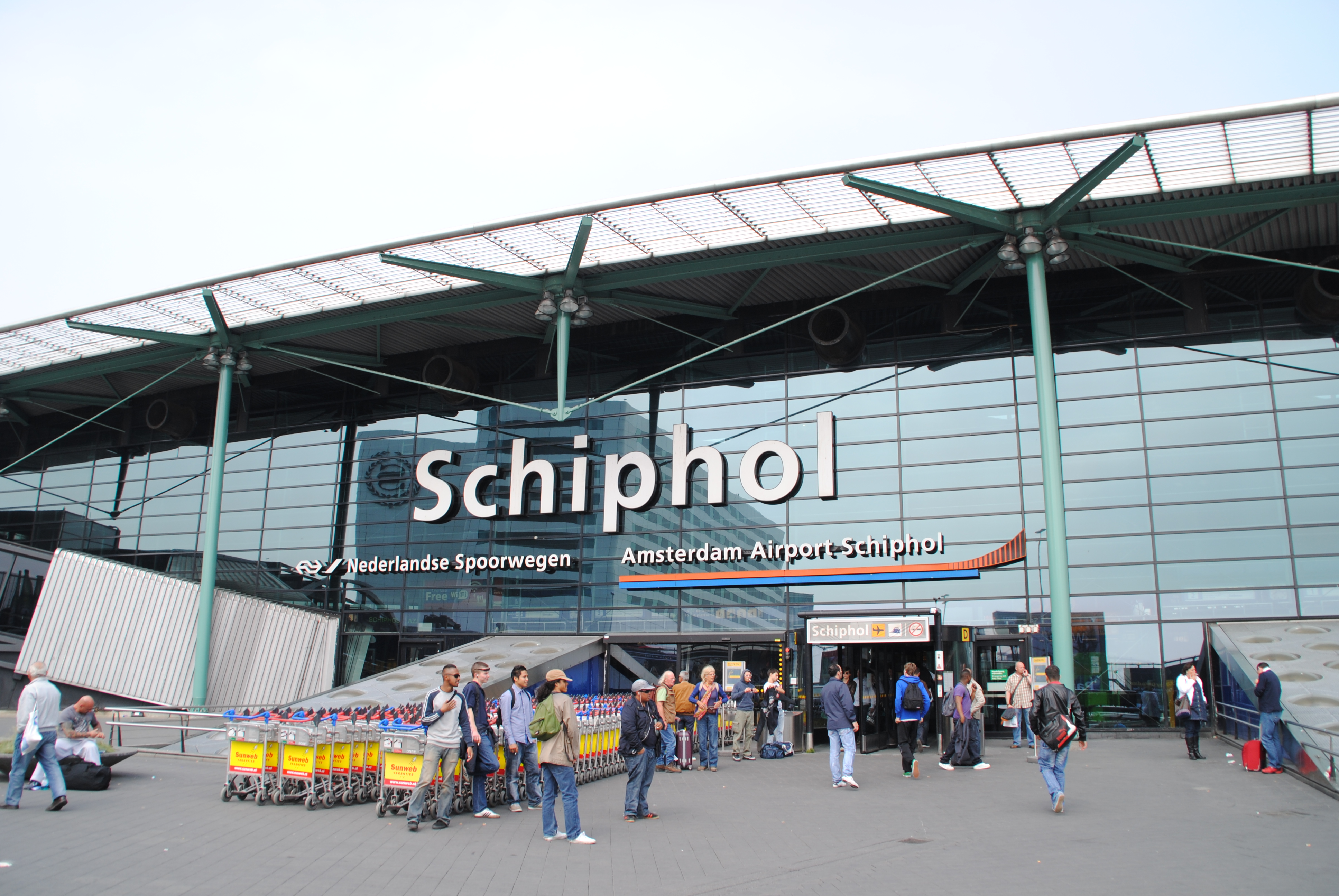 Favours Against Government Decision to Cut Schiphol Flights - AeroXplorer.com