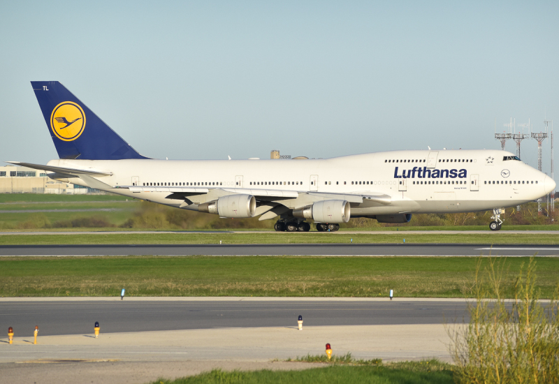 Photo of D-ABTL - Lufthansa Boeing 747-400 at YYZ on AeroXplorer Aviation Database