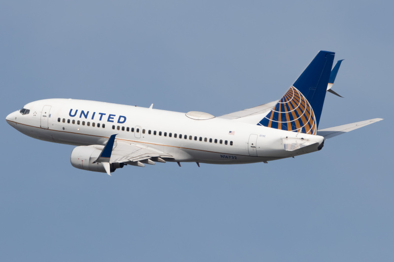 Photo of N16732 - United Airlines Boeing 737-700 at EWR on AeroXplorer Aviation Database