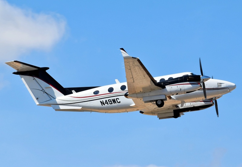 Photo of N49WC - West Coast Air Beechcraft King Air 350 at CSL on AeroXplorer Aviation Database