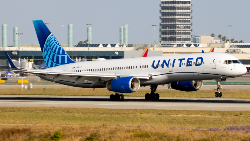 Photo of N33103 - United Airlines Boeing 757-200 at LAX on AeroXplorer Aviation Database