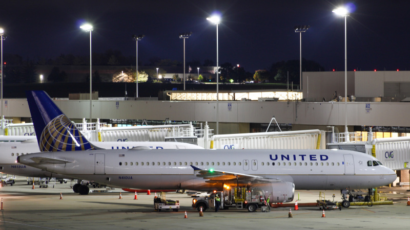Photo of N410UA - United Airlines Airbus A320 at CVG on AeroXplorer Aviation Database