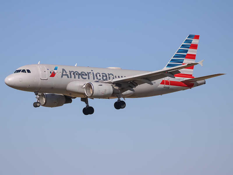 Photo of N703UW - American Airlines Airbus A319 at PHL on AeroXplorer Aviation Database