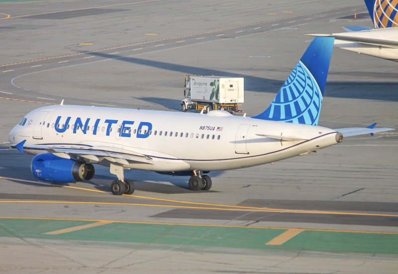 Photo of N875UA  - United Airlines Airbus A319 at SFO on AeroXplorer Aviation Database