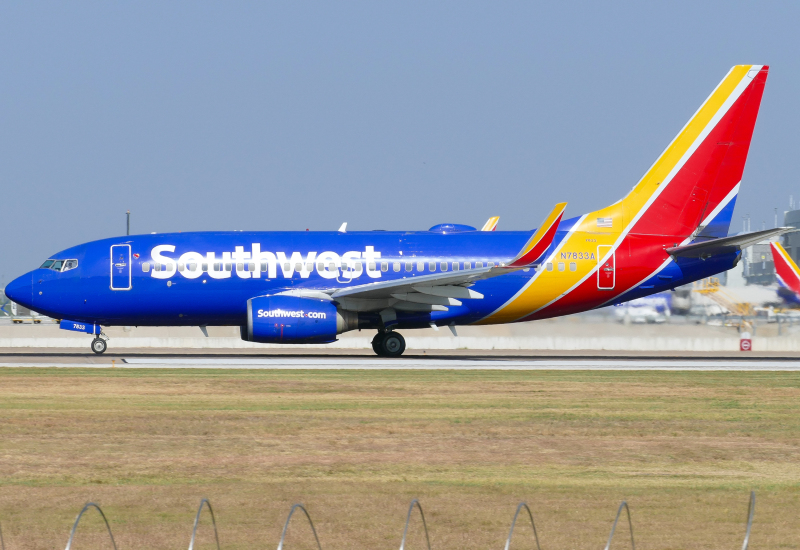 Photo of N7833A - Southwest Airlines Boeing 737-700 at AUS on AeroXplorer Aviation Database