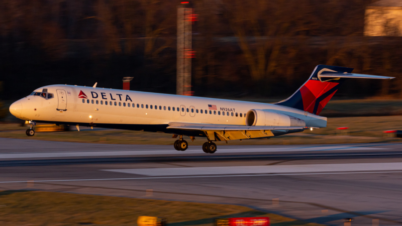Photo of N926AT - Delta Airlines Boeing 717-200 at CMH on AeroXplorer Aviation Database