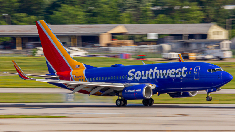 Photo of N210WN - Southwest Airlines Boeing 737-700 at CMH on AeroXplorer Aviation Database