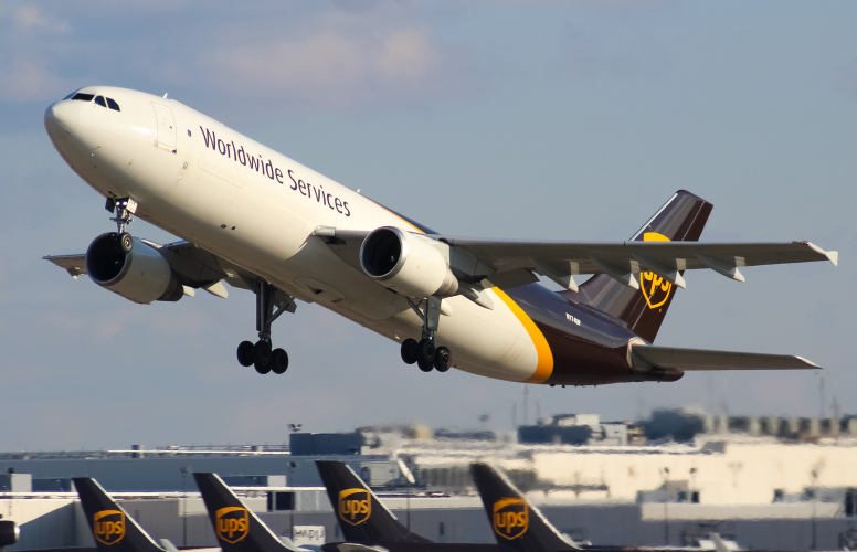 Photo of N174UP - United Parcel Service Airbus A300F-600 at SDF on AeroXplorer Aviation Database