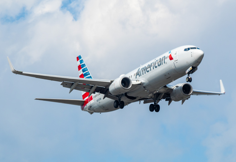Photo of N830NN - American Airlines Boeing 737-800 at EWR on AeroXplorer Aviation Database