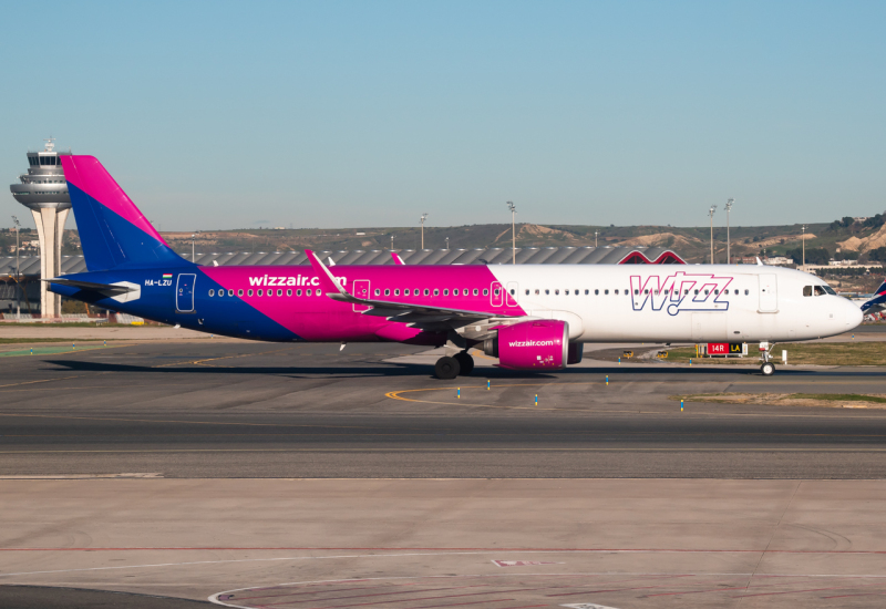 Photo of HA-LZU - Wizz Air Airbus A321NEO at MAD on AeroXplorer Aviation Database