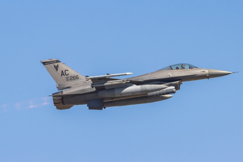 Photo of 87-0266 - USAF - United States Air Force General Dynamics F-16 Fighting Falcon at ACY on AeroXplorer Aviation Database