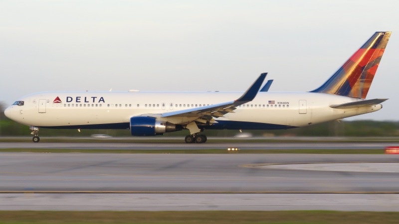 Photo of N184DN - Delta Airlines Boeing 767-300ER at MCO on AeroXplorer Aviation Database