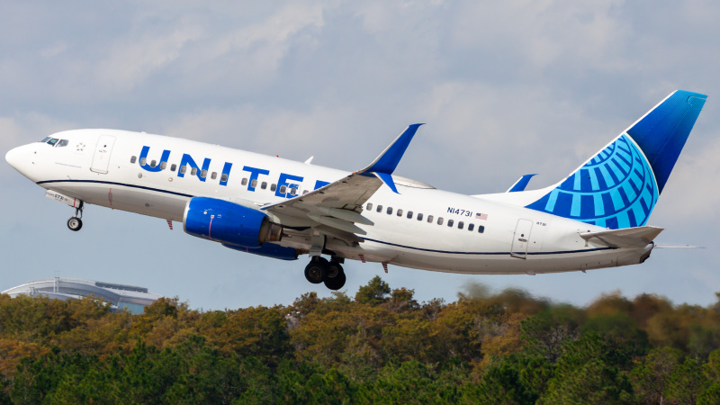 Photo of N14731 - United Airlines Boeing 737-700 at MCO on AeroXplorer Aviation Database
