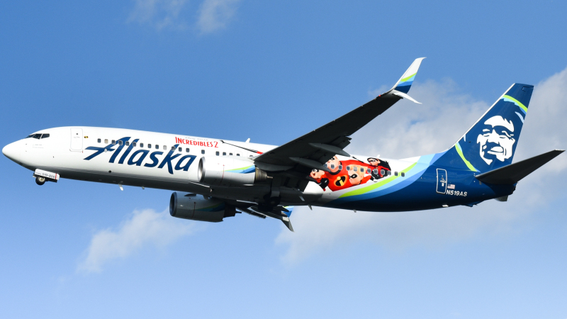 Photo of N519AS - Alaska Airlines Boeing 737-800 at DCA on AeroXplorer Aviation Database