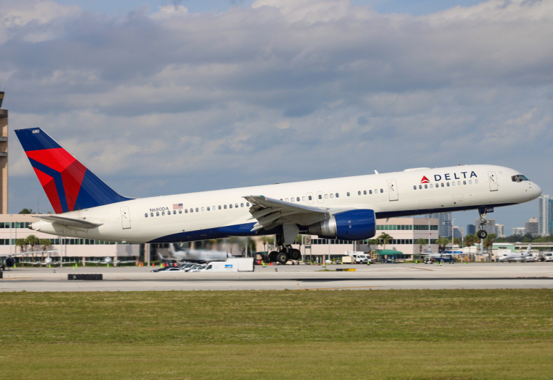 Photo of N680DA - Delta Airlines Boeing 757-200 at FLL on AeroXplorer Aviation Database